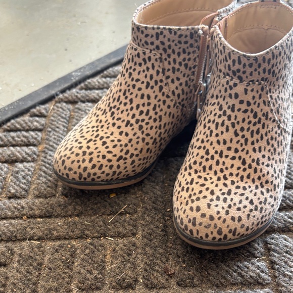 Cat & Jack Tan Leopard Print Kids Boots - Picture 9 of 9